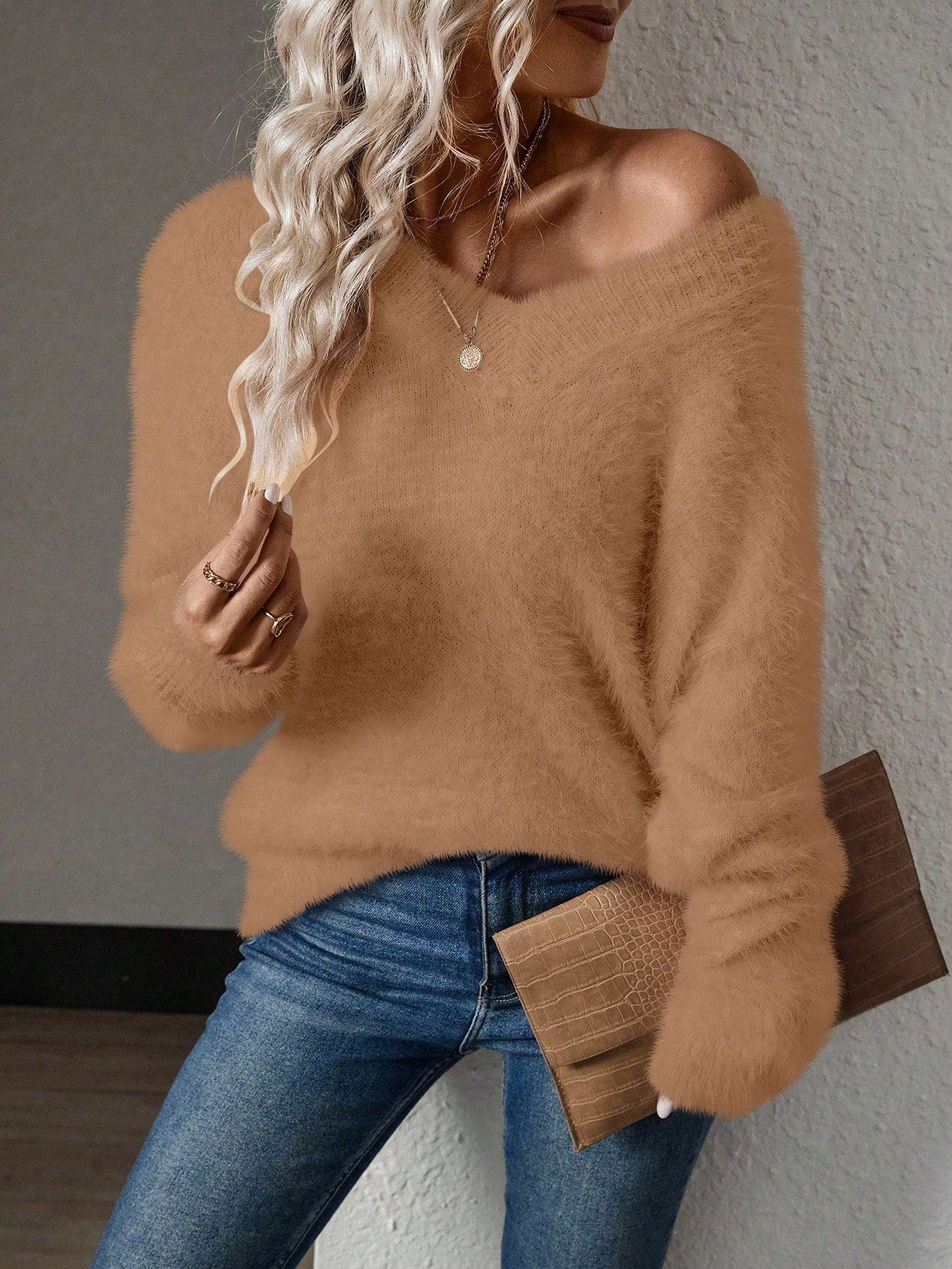 V-Neck Mink Cashmere Knit Pullover