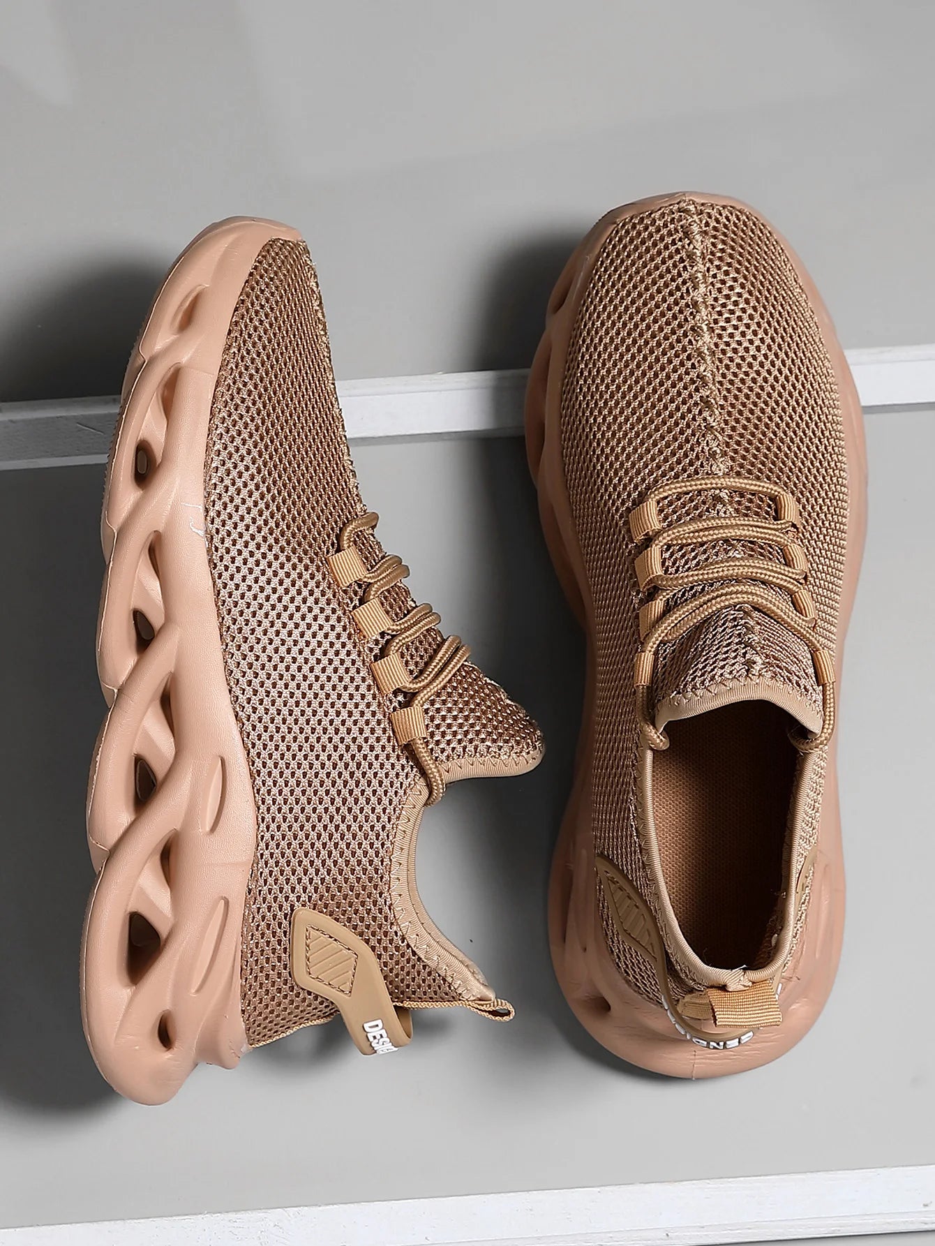 Alure Mesh Sneakers
