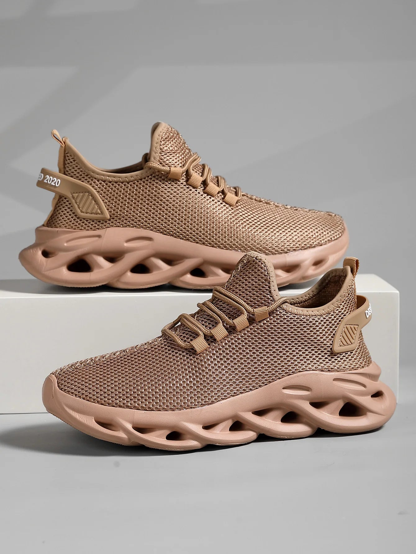 Alure Mesh Sneakers